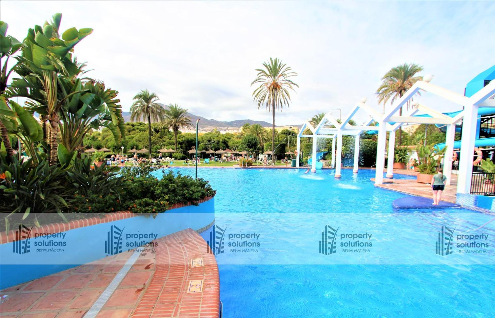 Benalbeach 1010 - Vista Al Mar - Piscina Todo El Ano - Primera Linea De Playa Benalmádena Eksteriør billede